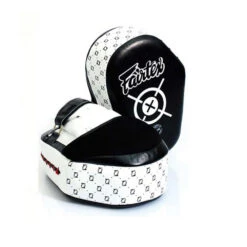 FOCUS MITTS BY FAIRTEX AERO MUAY THAI FMV11