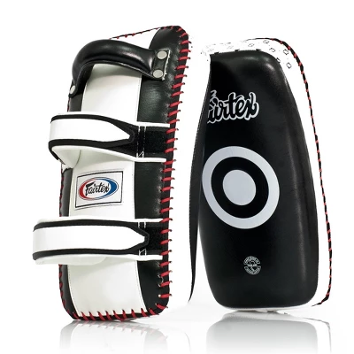 Fairtex Muay Thai Curved Pads 1 Fairtex Muay Thai Curved Pads